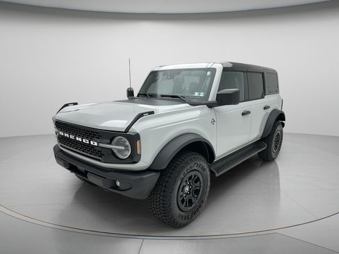 New 2026 Ford Bronco Outer Banks w/ Sasquatch Package AWD/4WD image 3