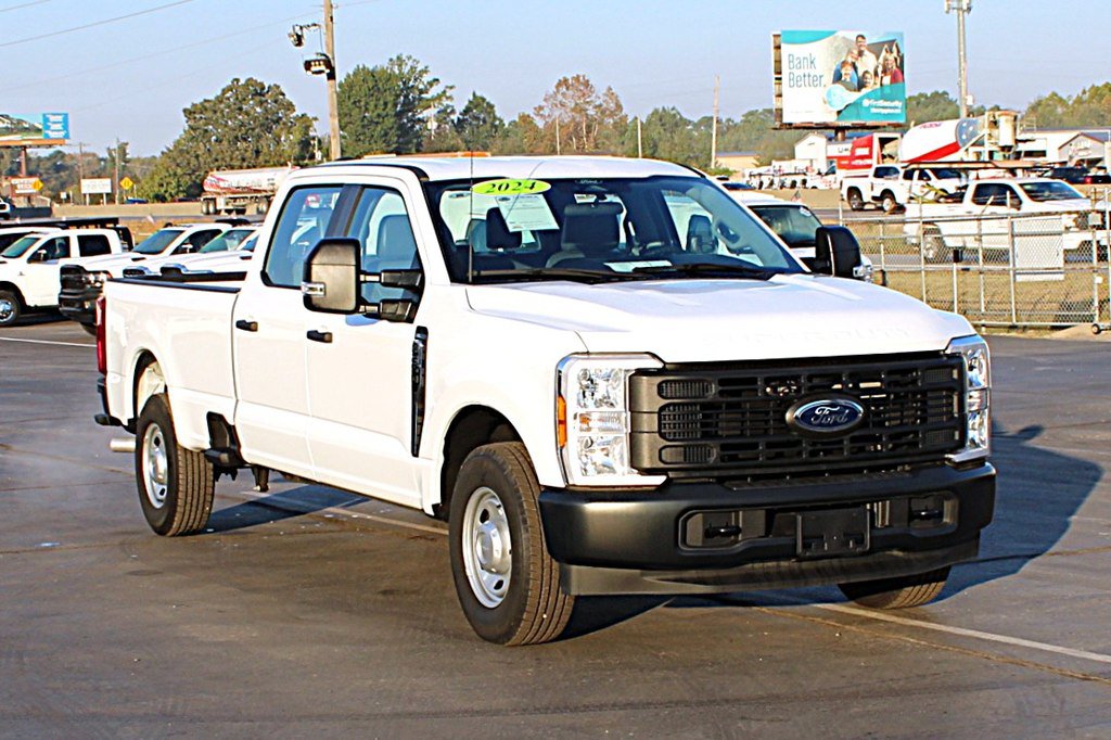 Used 2024 Ford F250 XL w/ XL Driver Assist Package RWD image 3