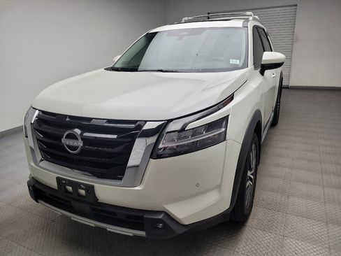 Used 2022 Nissan Pathfinder Platinum w/ Cargo Package AWD/4WD image 15