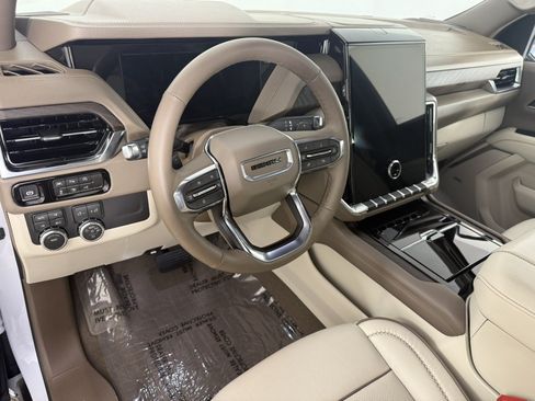 Used 2026 GMC Yukon Denali w/ LPO, Floor Liner Package AWD/4WD image 18
