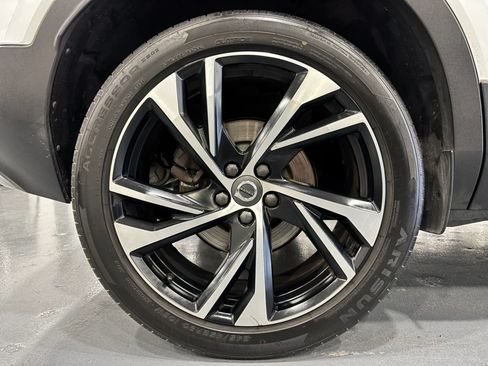 Used 2020 Volvo XC40 T4 R-Design FWD image 48