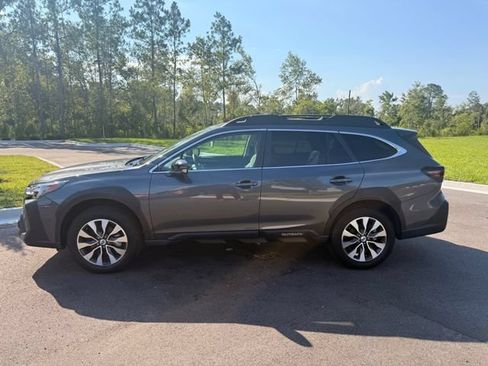 Used 2025 Subaru Outback Limited AWD/4WD image 8