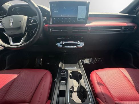 Certified 2025 Lincoln Corsair Reserve AWD/4WD image 11