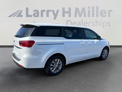 Used 2021 Kia Sedona LX image 6