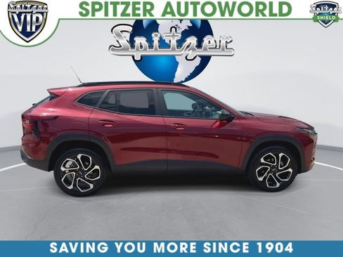 Used 2024 Chevrolet Trax RS w/ Sunroof Package FWD image 10