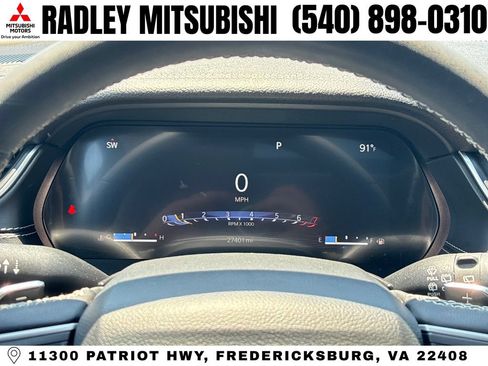 Used 2023 Jeep Grand Cherokee L Limited w/ Black Appearance Package AWD/4WD image 11