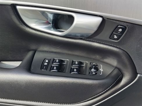 Certified 2023 Volvo XC90 B5 Core w/ Protection Package Premier image 10