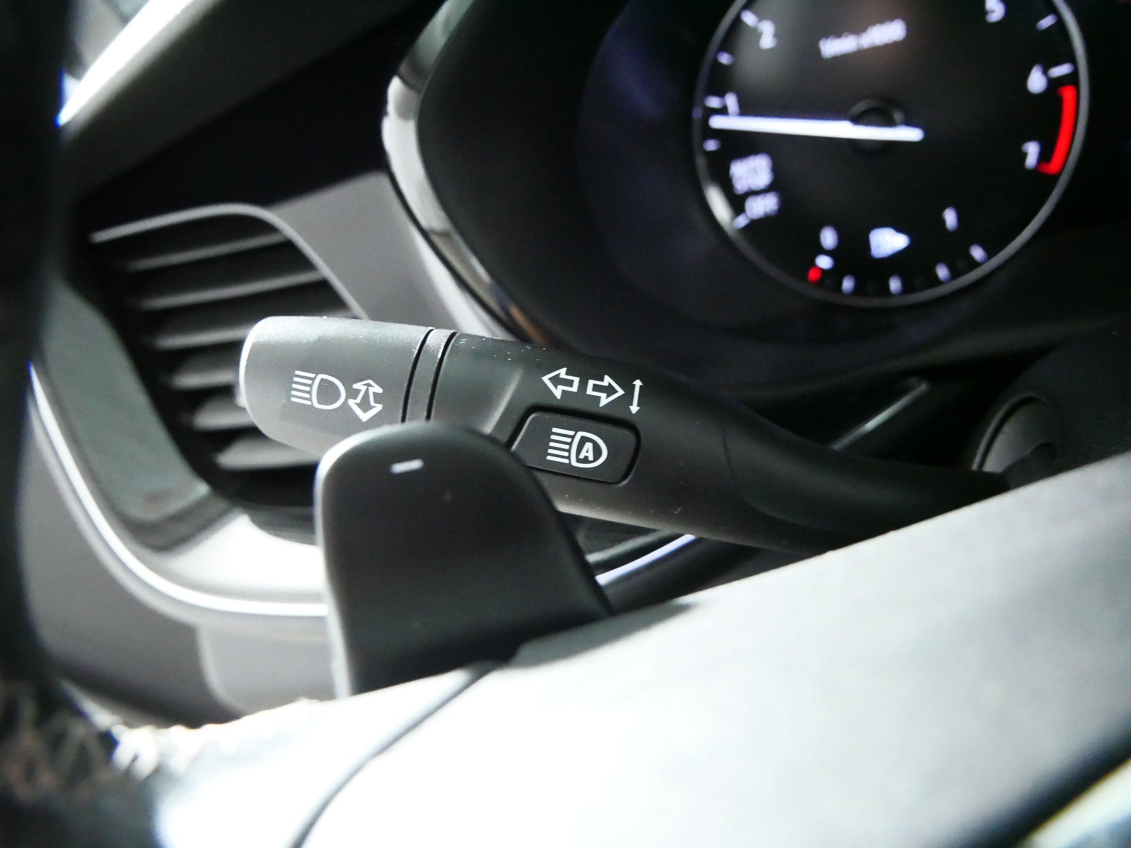 Used 2023 Buick Envision Preferred FWD image 32