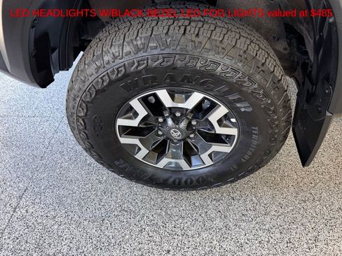 Used 2023 Toyota Tacoma TRD Off-Road w/ Advanced Technology Package image 8