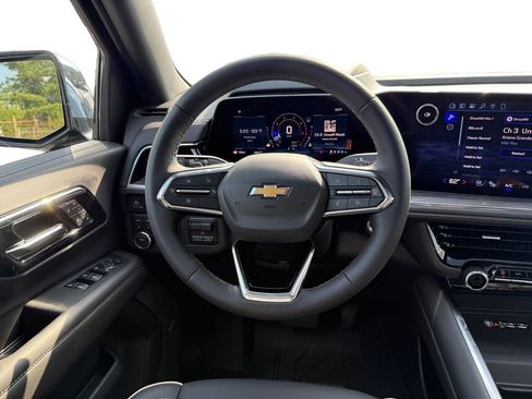 New 2026 Chevrolet Suburban Premier AWD/4WD image 12