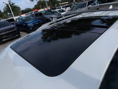 Used 2023 Nissan Pathfinder SL w/ SL Premium Package FWD image 13