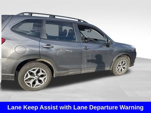 Used 2023 Subaru Forester Premium image 7