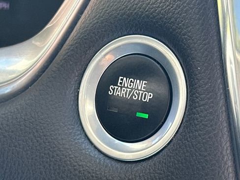 Used 2019 Chevrolet Traverse RS AWD/4WD image 39