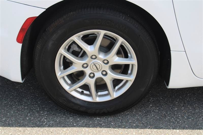 Used 2025 Chrysler Pacifica Select FWD image 9