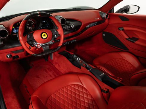 Used 2022 Ferrari F8 Tributo RWD image 40