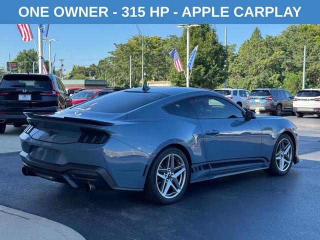 Used 2024 Ford Mustang Coupe RWD image 3