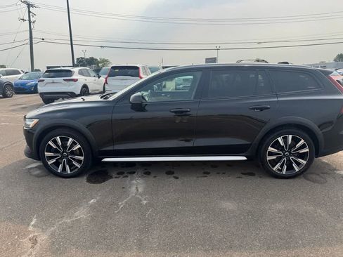 Used 2020 Volvo V60 T5 Cross Country w/ Protection Package Premier AWD/4WD image 8