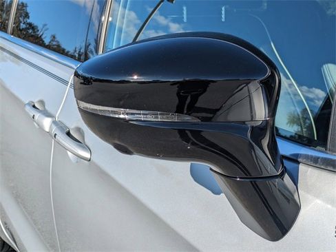 New 2026 Chrysler Pacifica Select image 11