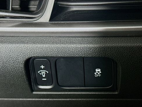 Used 2024 Kia Sorento S image 15