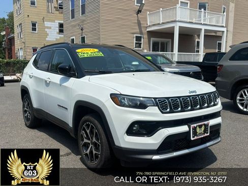Used 2025 Jeep Compass Limited AWD/4WD image 3