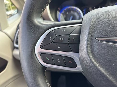 Used 2022 Chrysler Voyager LX FWD image 25