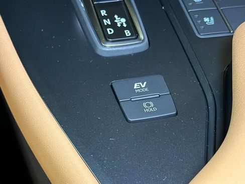 New 2026 Lexus UX 300h AWD image 19