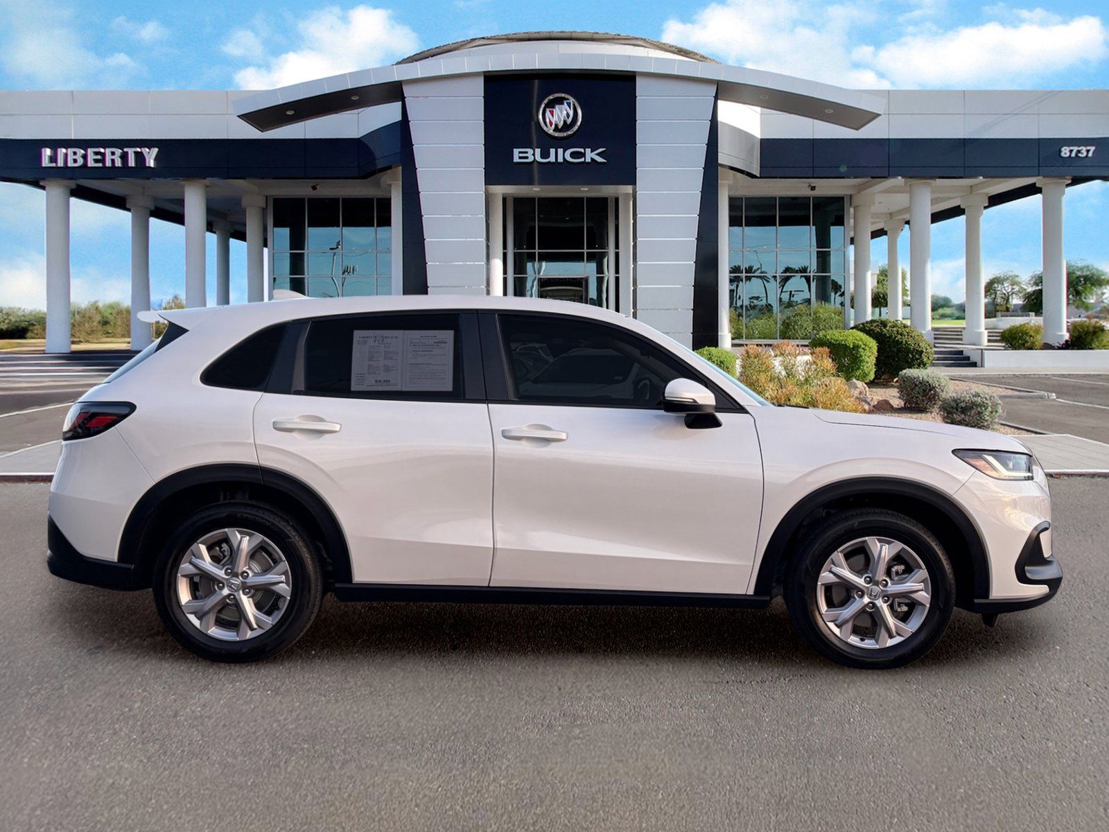 Used 2024 Honda HR-V LX image 3