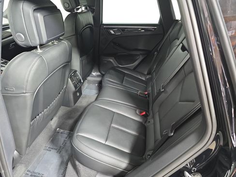 Certified 2026 Porsche Macan AWD/4WD image 24