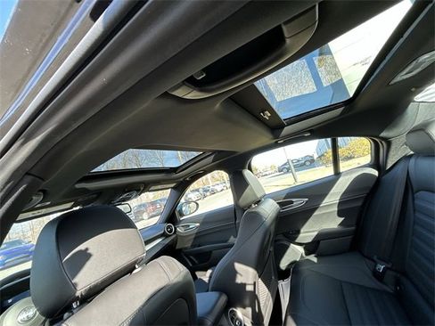 New 2025 Alfa Romeo Giulia AWD w/ Veloce Package AWD image 14