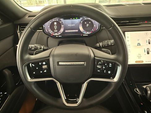 Used 2024 Land Rover Range Rover Sport SE AWD/4WD image 14