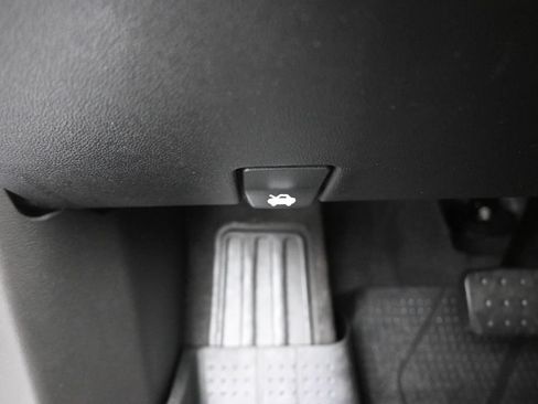 Used 2019 Chevrolet Traverse LT AWD/4WD image 28