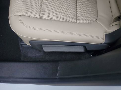 New 2026 Lincoln Corsair Premiere FWD image 13