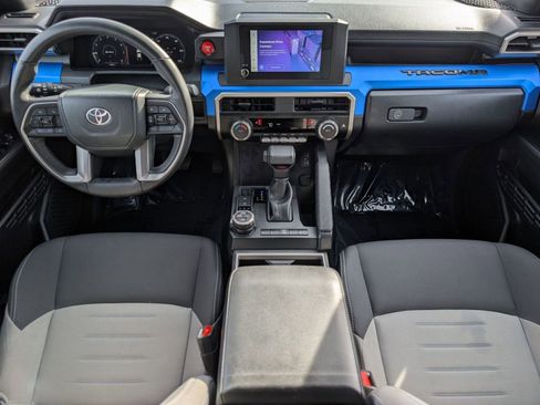 Used 2025 Toyota Tacoma TRD Off-Road image 15