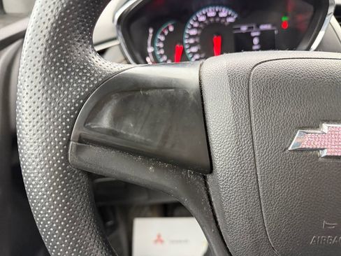 Used 2019 Chevrolet Trax LS image 33