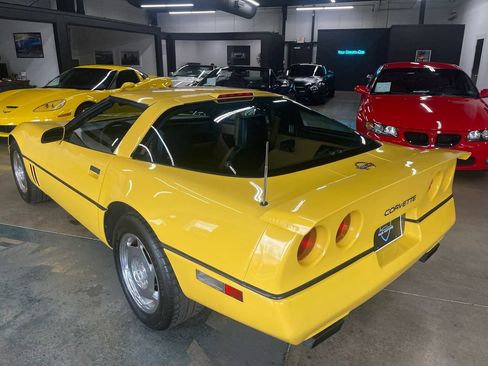 Used 1988 Chevrolet Corvette Coupe RWD image 7