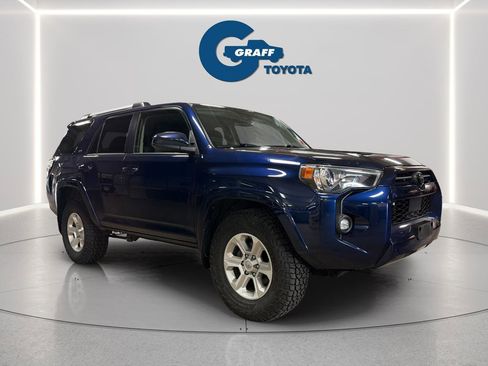 Used 2022 Toyota 4Runner SR5 RWD image 10