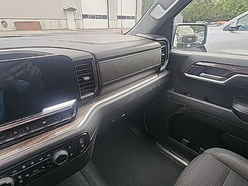Used 2022 Chevrolet Silverado 1500 LT AWD/4WD image 21