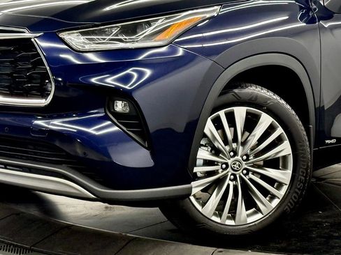 Used 2026 Toyota Highlander Platinum AWD/4WD image 5
