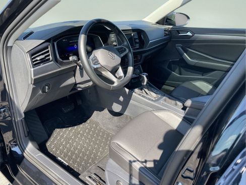 Used 2023 Volkswagen Jetta SE w/ Panoramic Sunroof Package FWD image 11