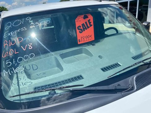 Used 2019 Chevrolet Express 2500 w/ Driver Convenience Package image 3