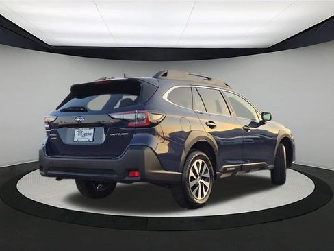 New 2025 Subaru Outback Premium image 7