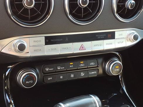 Used 2019 Kia Stinger RWD image 29
