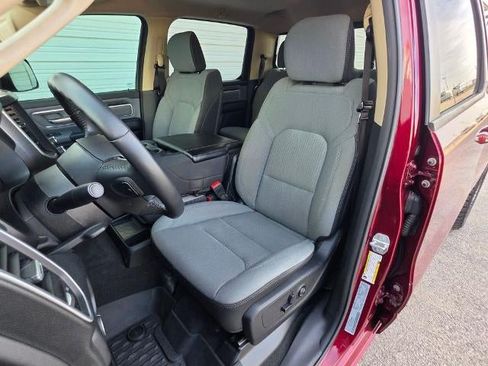 Used 2020 RAM 1500 4x4 Crew Cab image 15