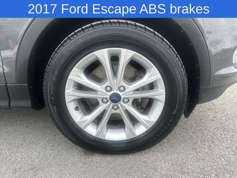 Used 2017 Ford Escape SE w/ SE Leather Comfort Package image 18