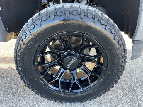 Used 2017 GMC Sierra 2500 SLE w/ SLE Preferred Package image 10