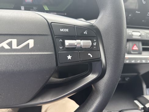 Used 2025 Kia K4 FWD image 20