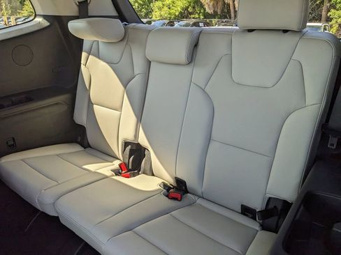 Certified 2025 Kia Telluride S image 18