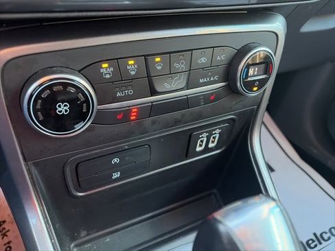 Used 2022 Ford EcoSport SE image 16