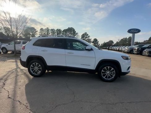 Used 2019 Jeep Cherokee Latitude Plus image 7