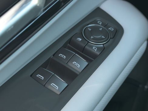 New 2026 Chevrolet Suburban Premier AWD/4WD image 31